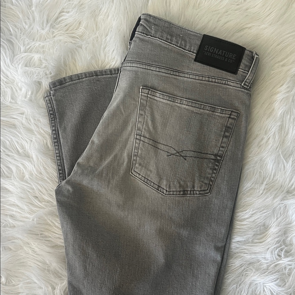Levi's Signature Light Gray Jeans